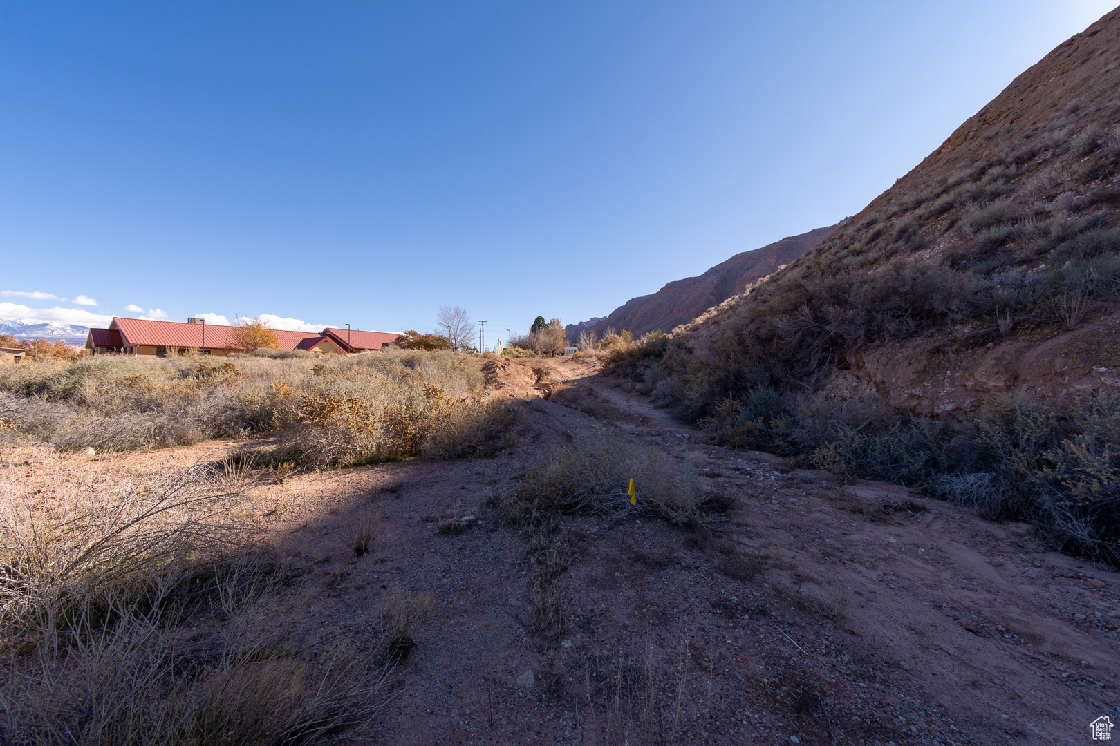 WHITE HILLS - Commercial Sale