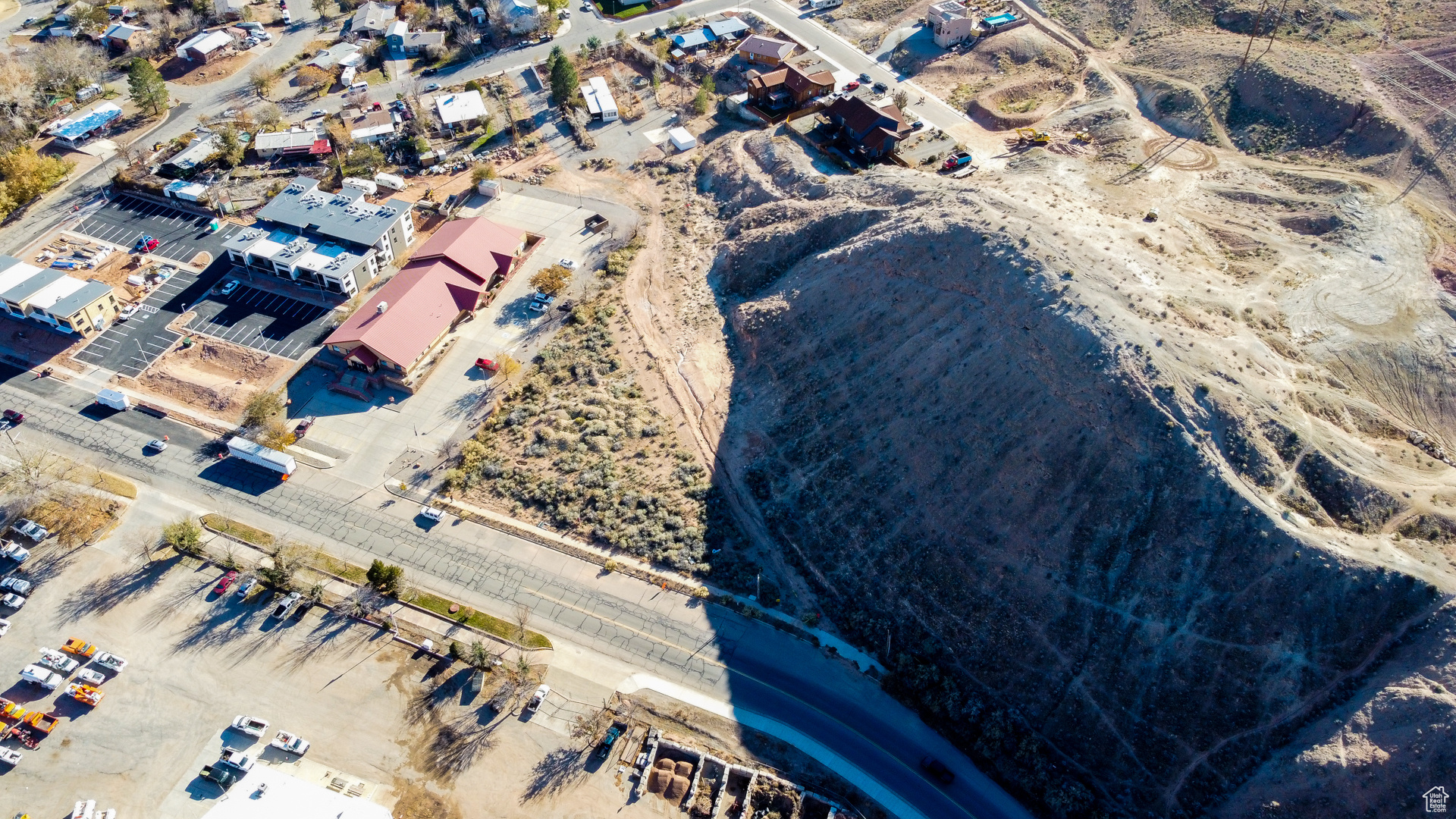 WHITE HILLS - Commercial Sale