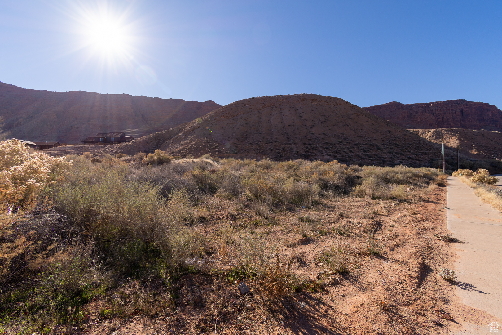 WHITE HILLS - Commercial Sale