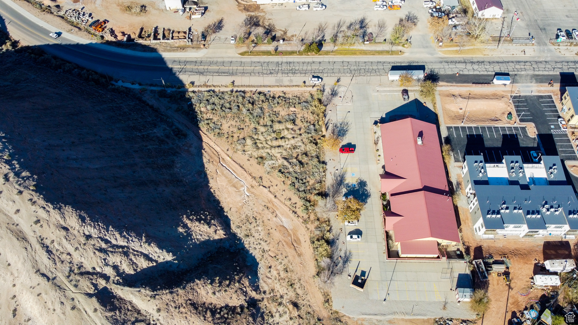 WHITE HILLS - Commercial Sale