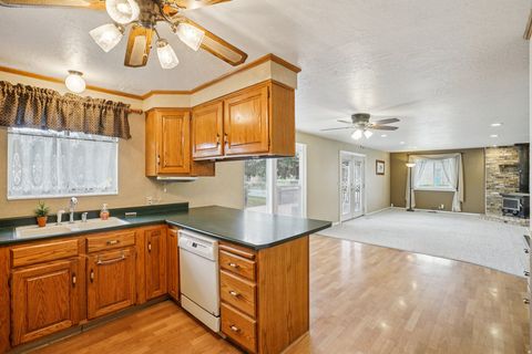 Tiny photo for 11243 S BLAKE CIR W, South Jordan, UT 84095 (MLS # 2147764)