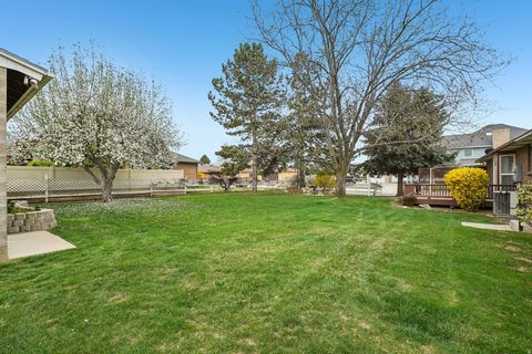 Tiny photo for 11243 S BLAKE CIR W, South Jordan, UT 84095 (MLS # 2147764)