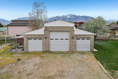Tiny photo for 11243 S BLAKE CIR W, South Jordan, UT 84095 (MLS # 2147764)
