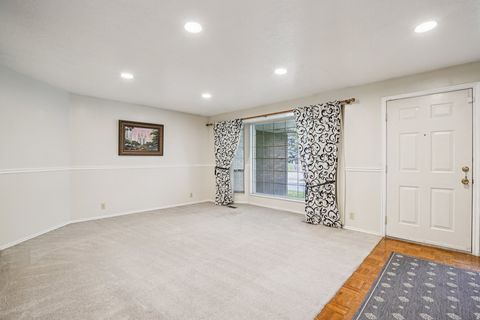 Tiny photo for 11243 S BLAKE CIR W, South Jordan, UT 84095 (MLS # 2147764)