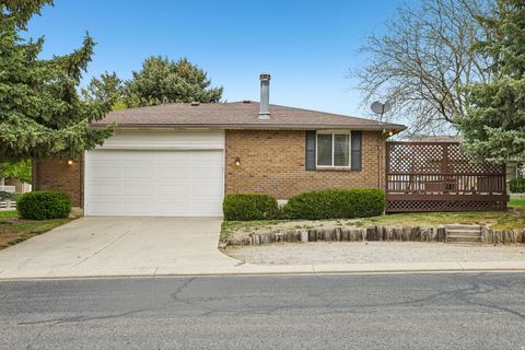Tiny photo for 11243 S BLAKE CIR W, South Jordan, UT 84095 (MLS # 2147764)