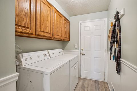Tiny photo for 11243 S BLAKE CIR W, South Jordan, UT 84095 (MLS # 2147764)