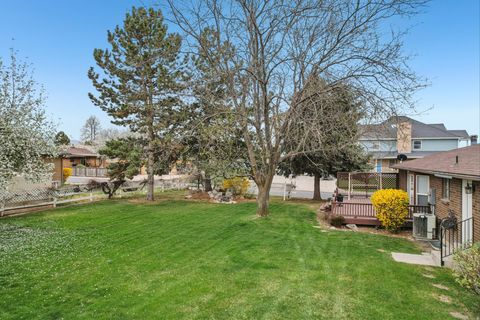Tiny photo for 11243 S BLAKE CIR W, South Jordan, UT 84095 (MLS # 2147764)