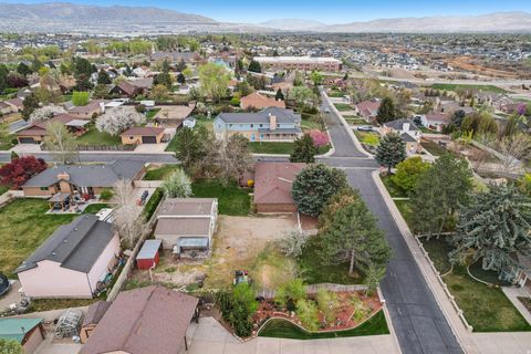 Tiny photo for 11243 S BLAKE CIR W, South Jordan, UT 84095 (MLS # 2147764)