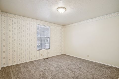 Tiny photo for 11243 S BLAKE CIR W, South Jordan, UT 84095 (MLS # 2147764)