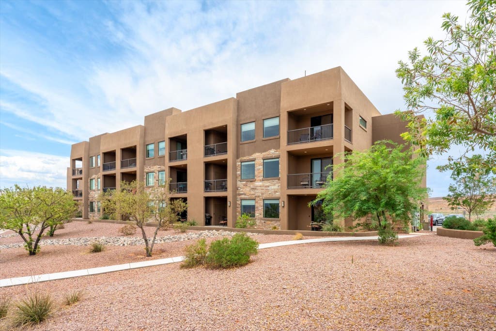 Photo of 5228 W VILLAS NORTH DR #4-304, Hurricane, UT 84737 (MLS # 2172561)