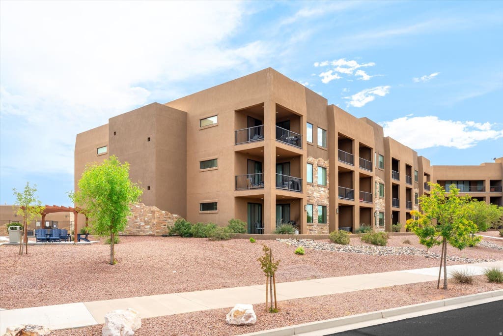 Photo of 5228 W VILLAS NORTH DR #4-304, Hurricane, UT 84737 (MLS # 2172561)