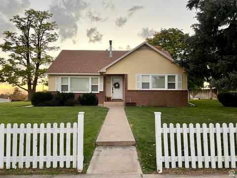 Photo of 88 S 100 W, Blanding, UT 84511 (MLS # 2117118)