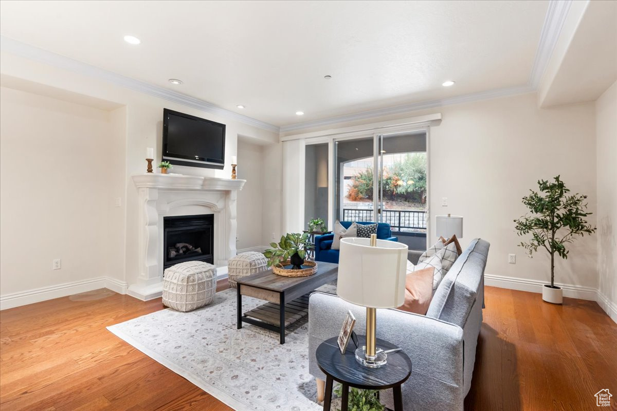 COUNTRY CLUB RIDGE CONDOMINIUMS - Residential