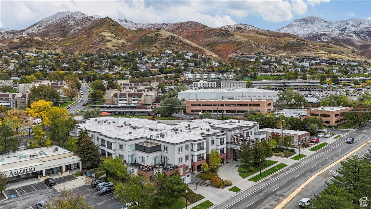 COUNTRY CLUB RIDGE CONDOMINIUMS - Residential