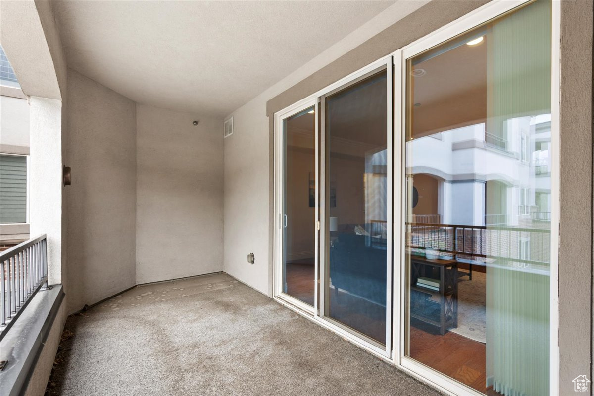 COUNTRY CLUB RIDGE CONDOMINIUMS - Residential