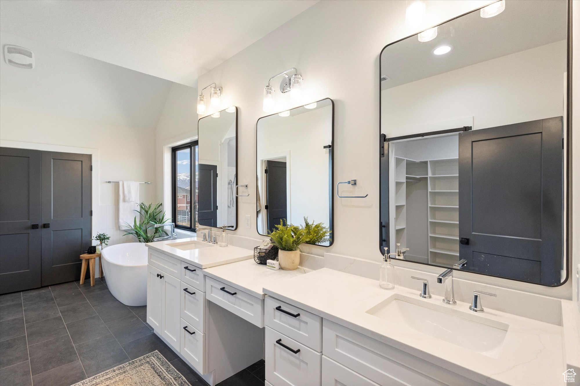 BROOKSIDE - Residential