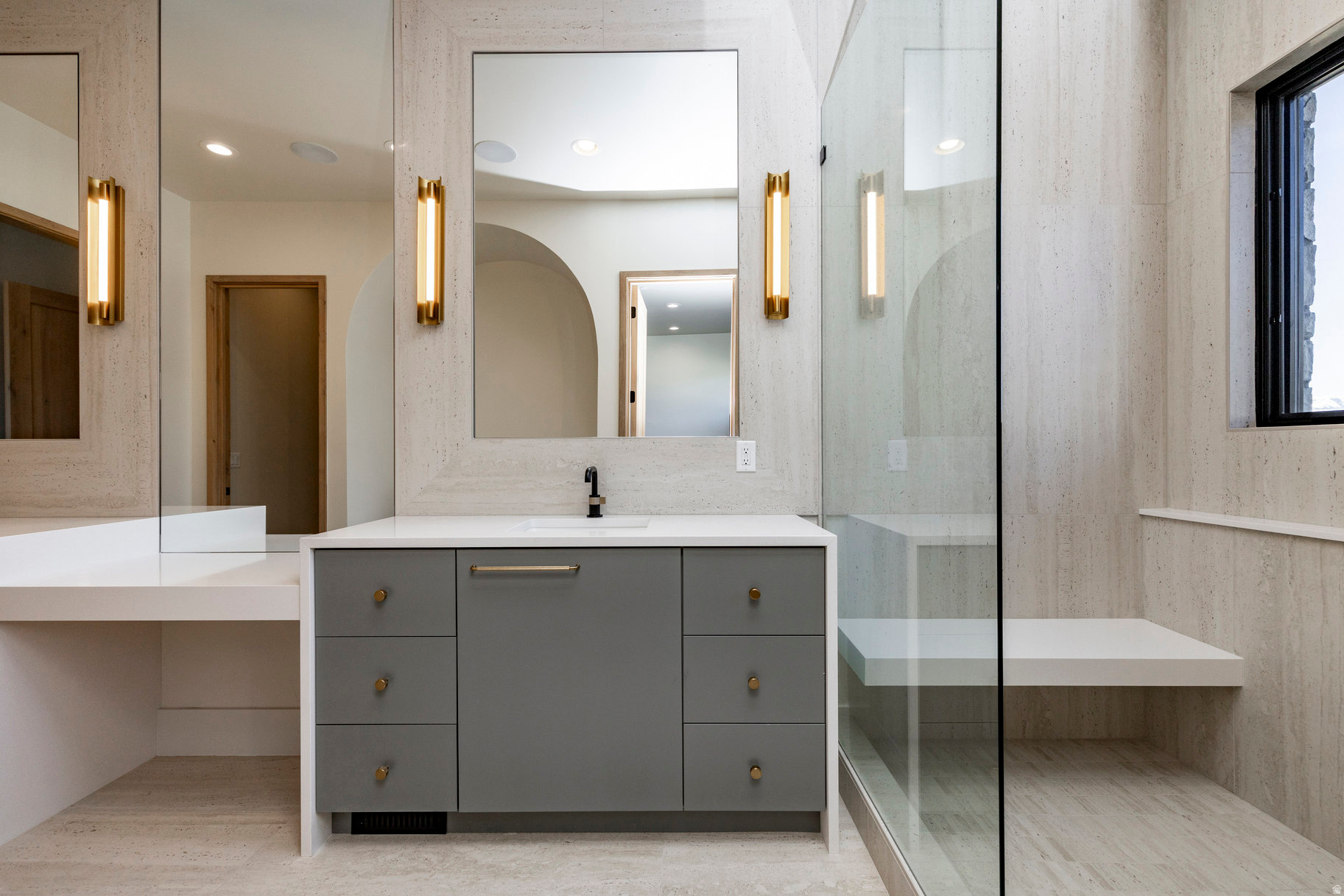 RED LEDGES - Residential