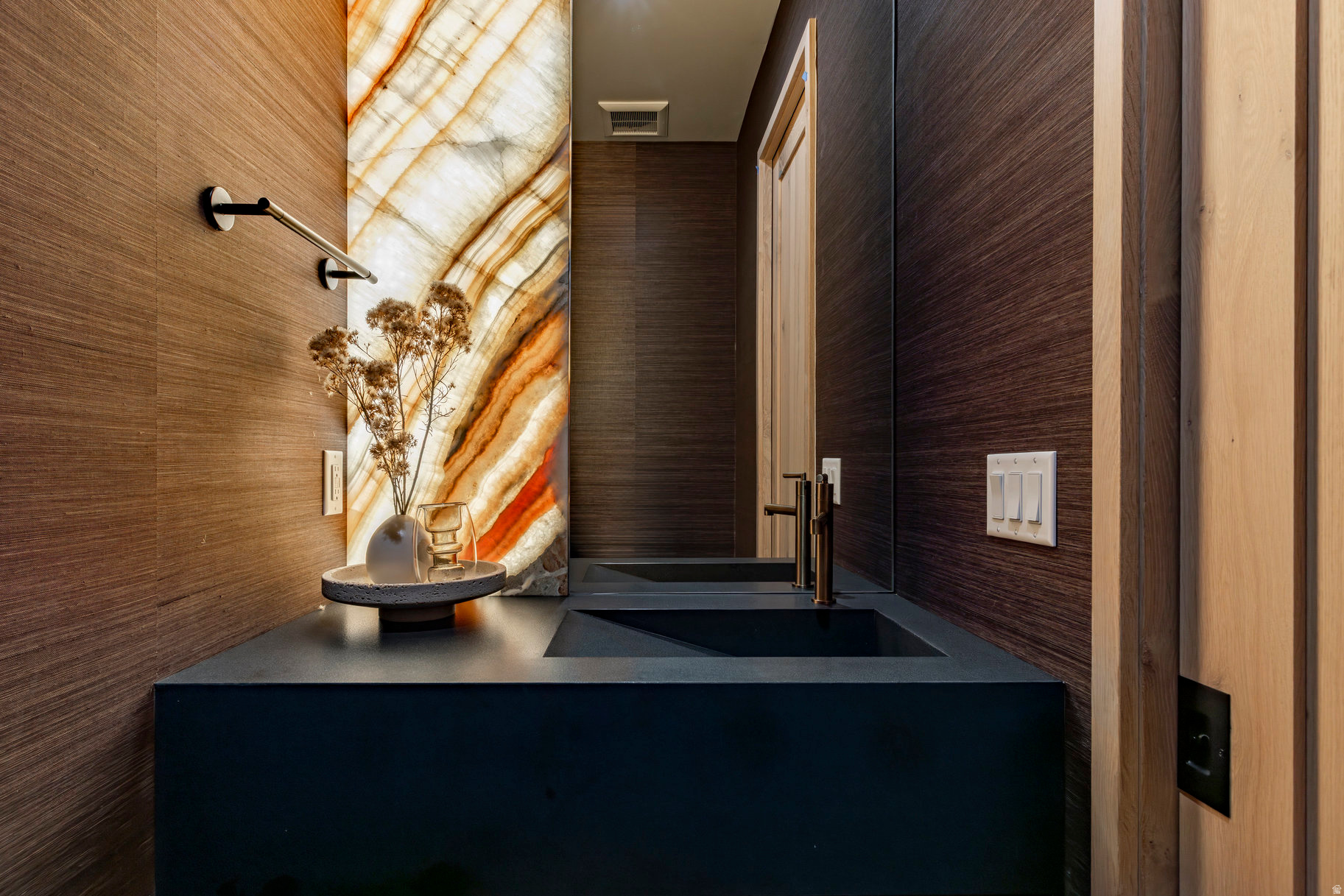 RED LEDGES - Residential