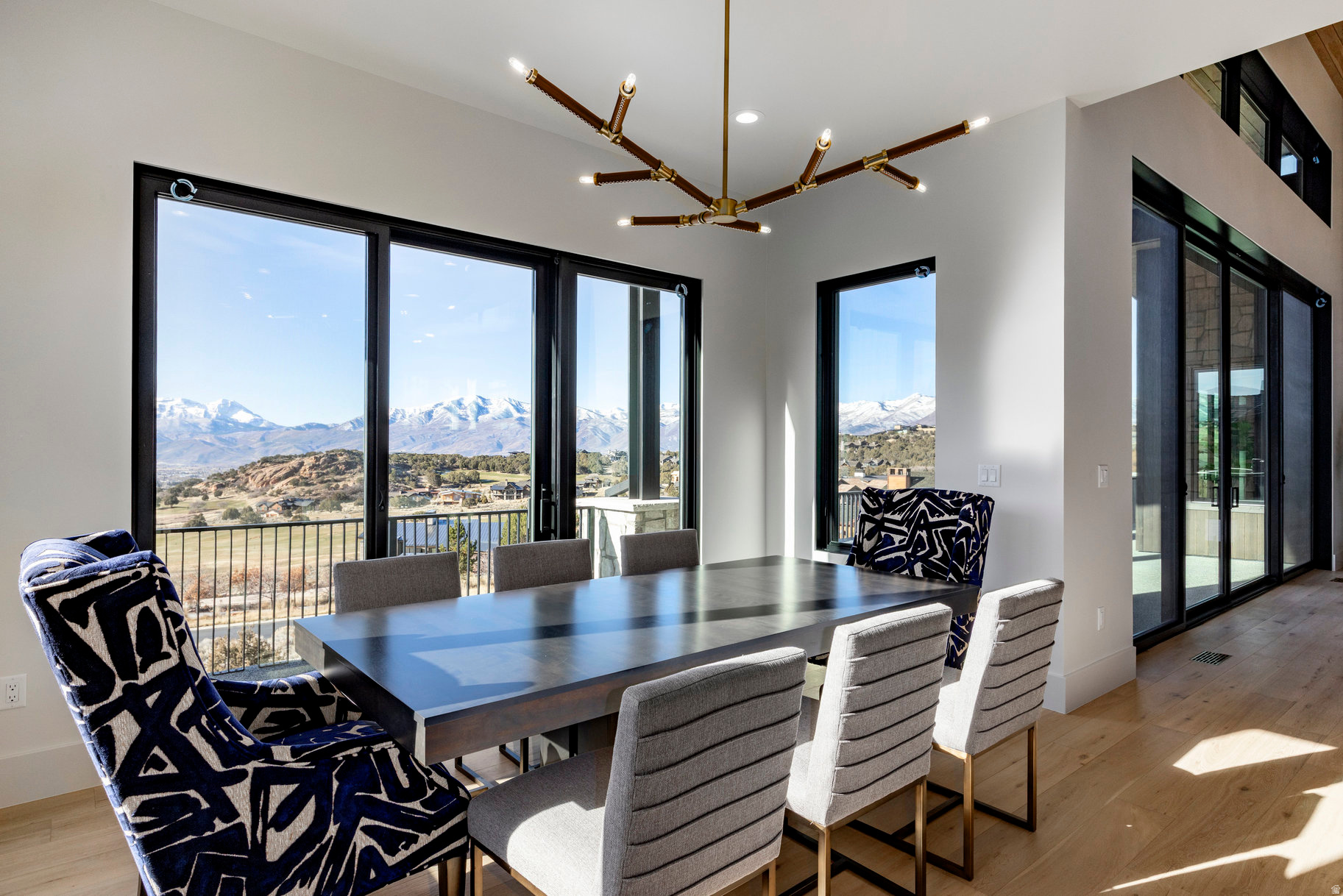 RED LEDGES - Residential