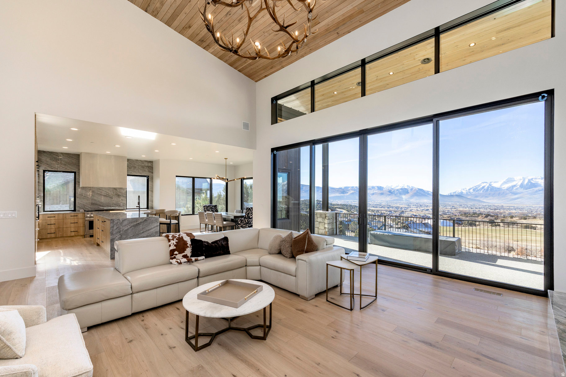 RED LEDGES - Residential