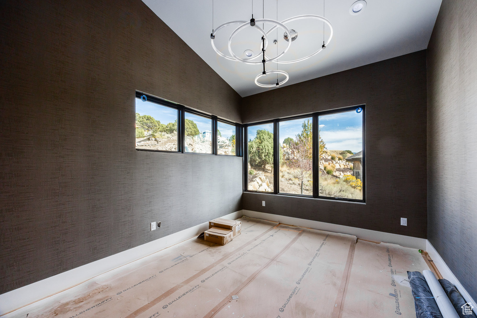 RED LEDGES - Residential