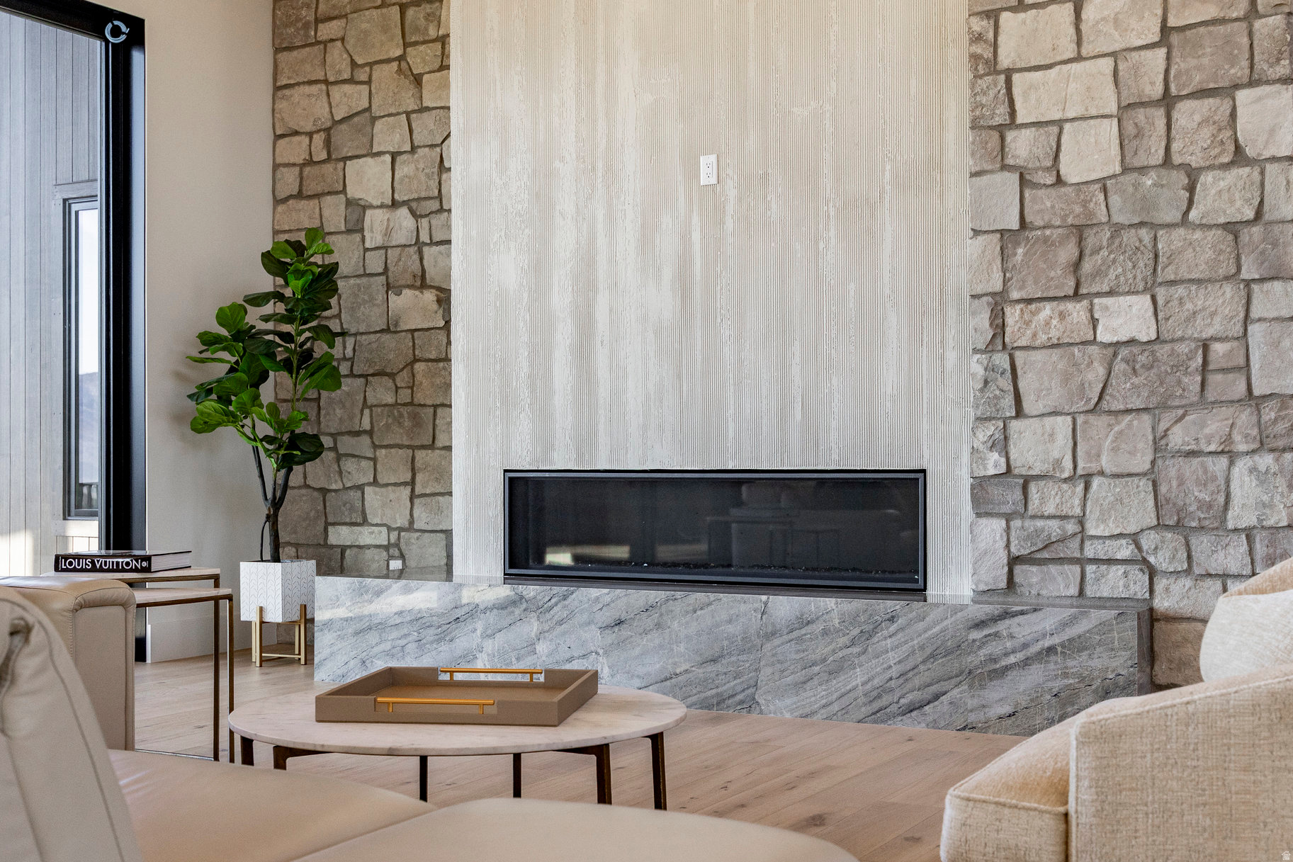 RED LEDGES - Residential