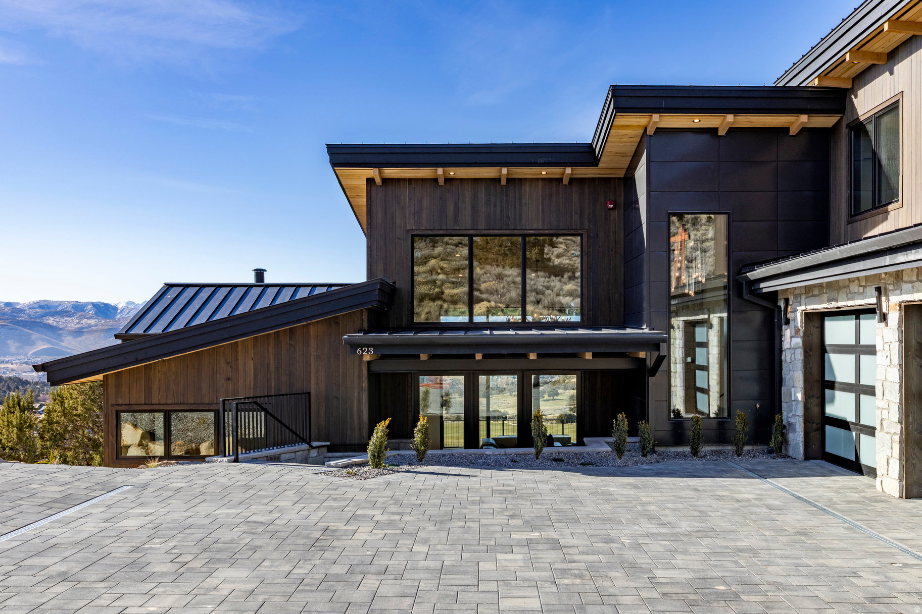 RED LEDGES - Residential