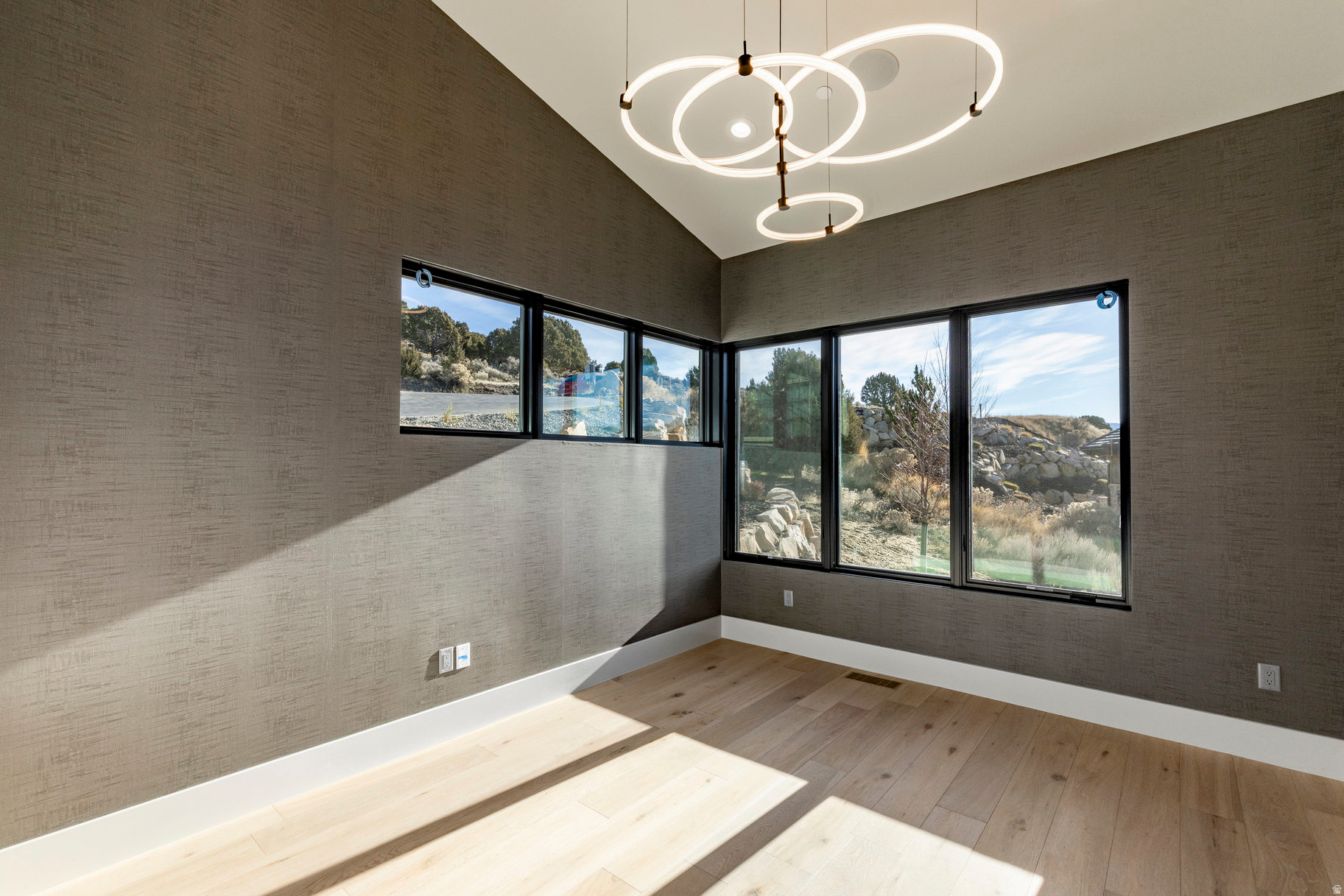 RED LEDGES - Residential