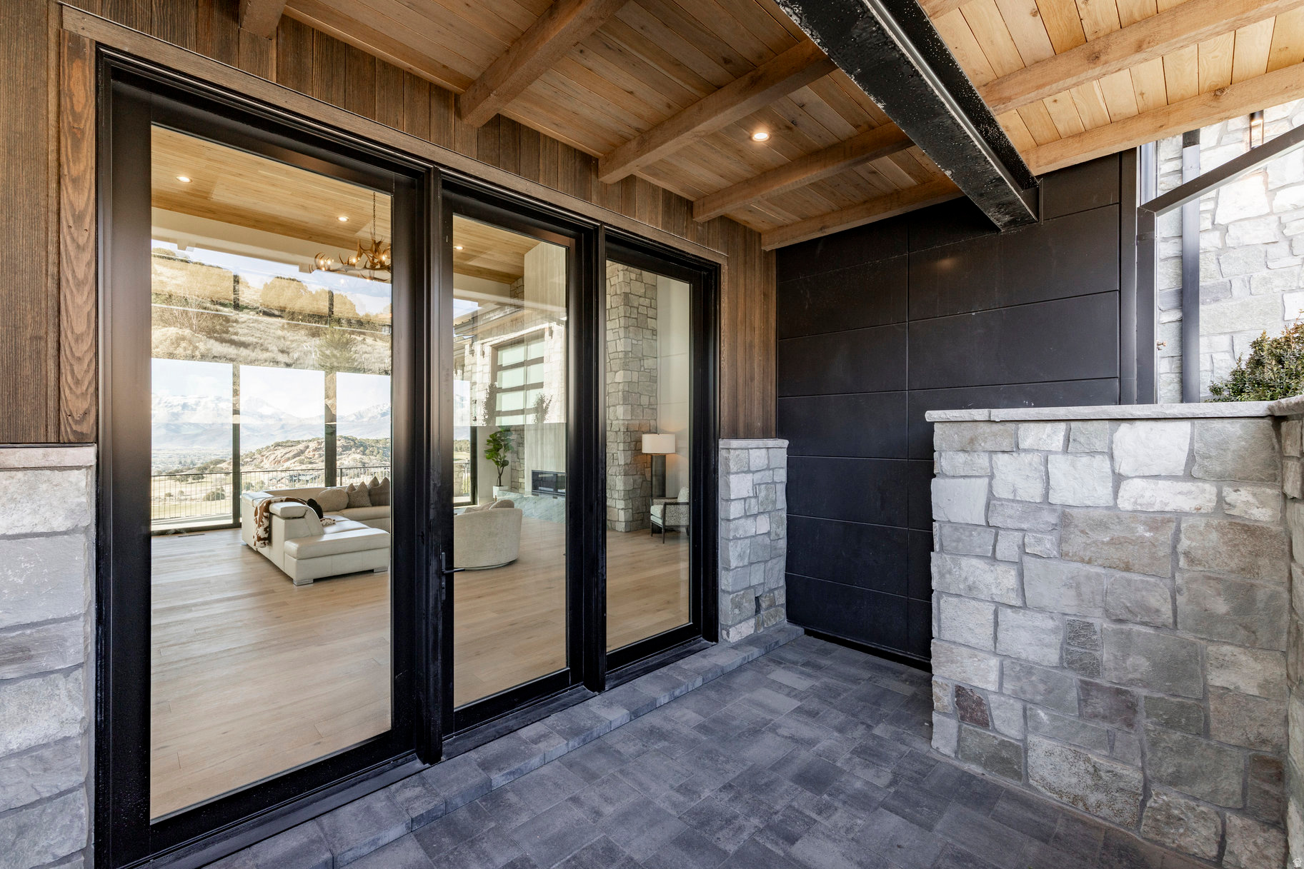 RED LEDGES - Residential