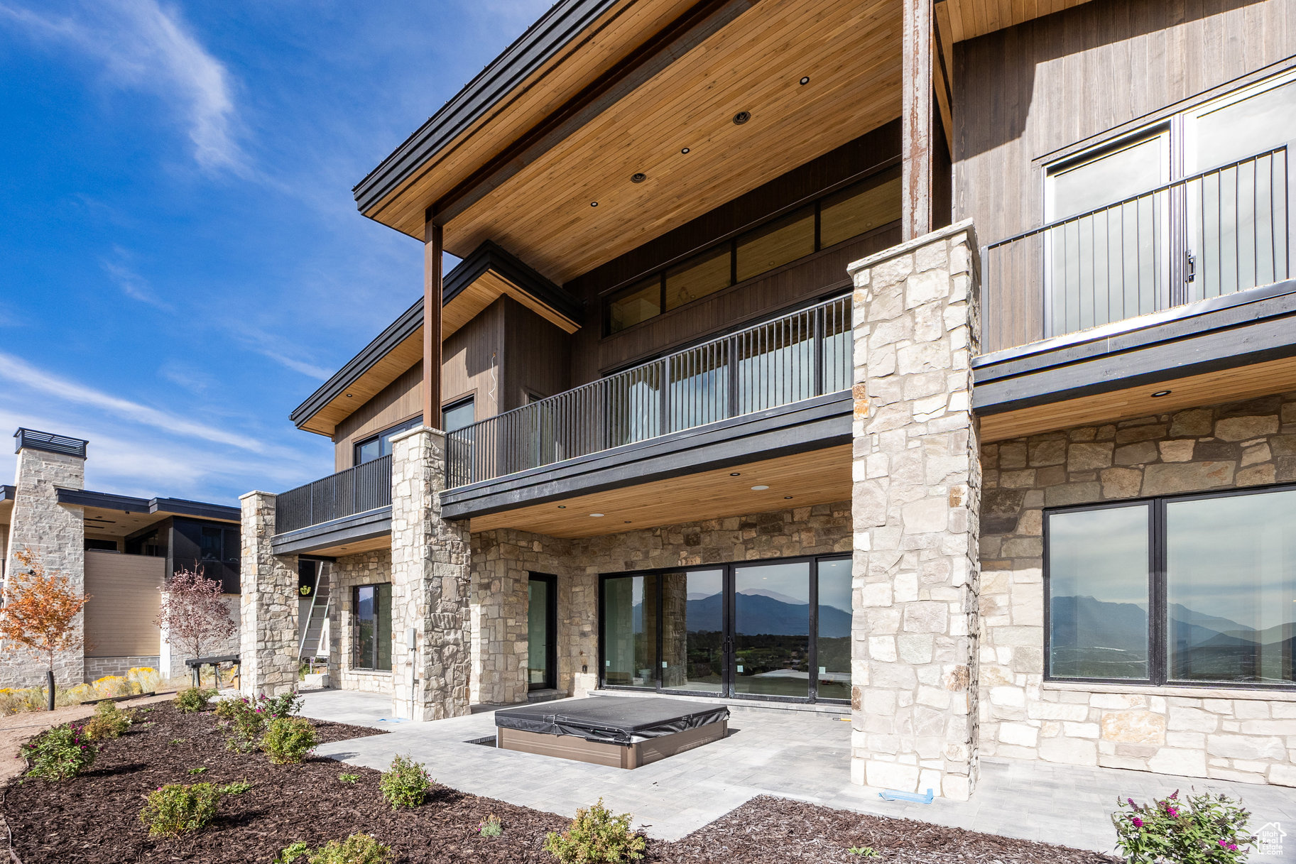 RED LEDGES - Residential