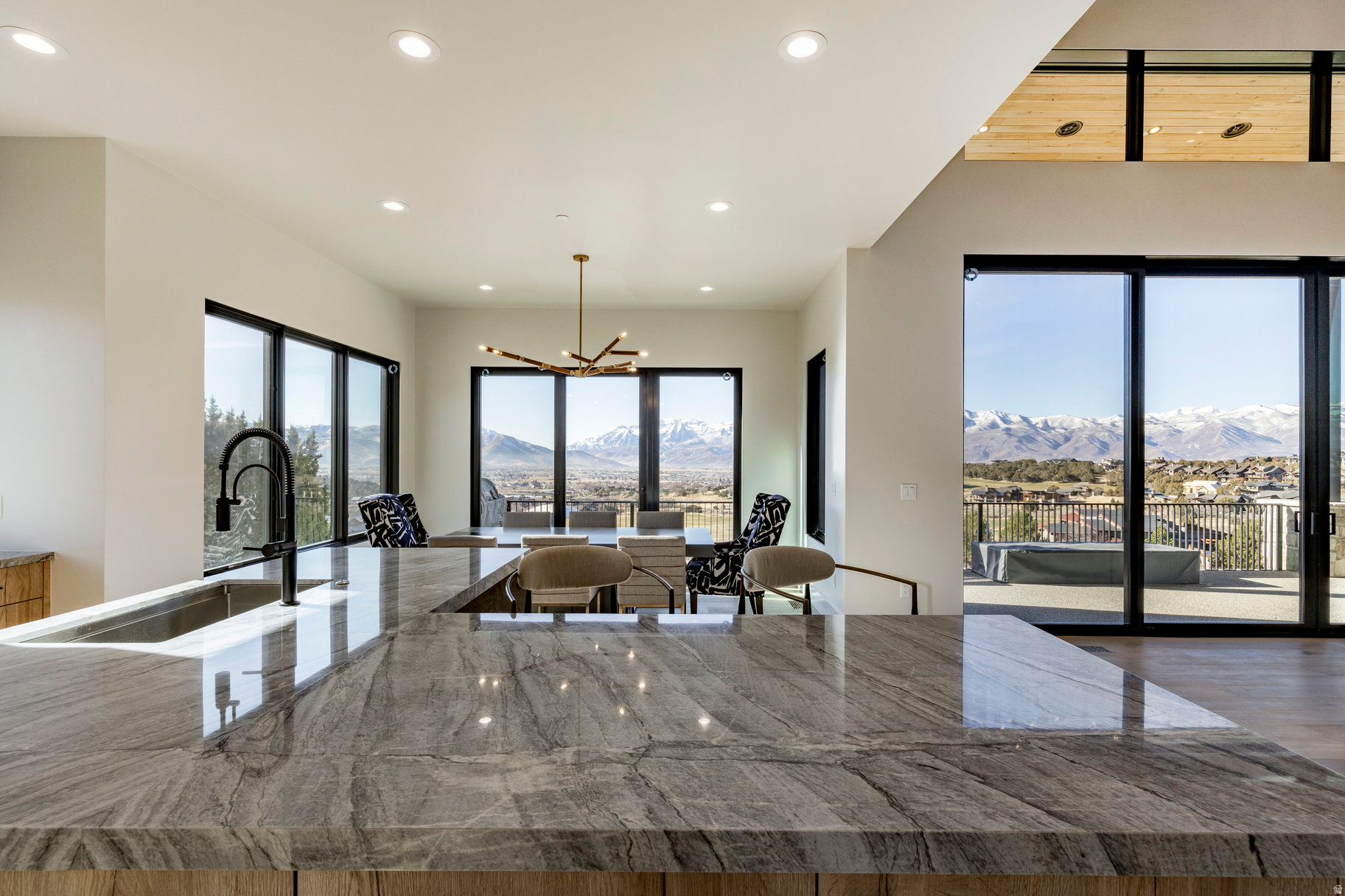 RED LEDGES - Residential