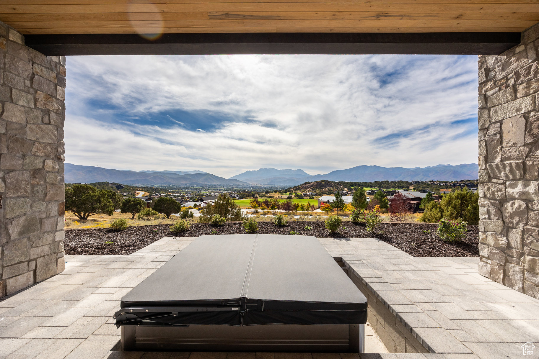 RED LEDGES - Residential