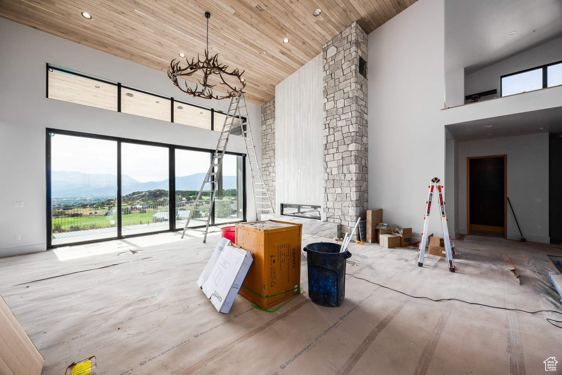 RED LEDGES - Residential