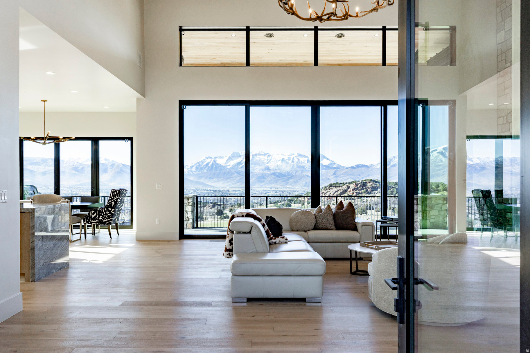 RED LEDGES - Residential