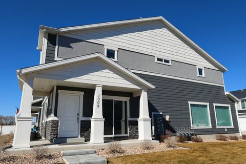 Photo of 1864 S 730 W #1009, Provo, UT 84601 (MLS # 2140964)