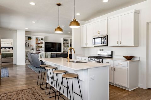 Tiny photo for 712 W BLUE MOUNTAIN DR, Saratoga Springs, UT 84045 (MLS # 2150267)
