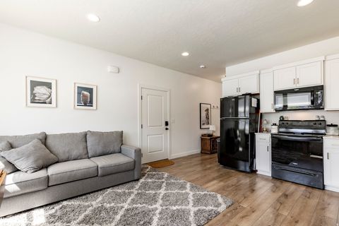 Tiny photo for 712 W BLUE MOUNTAIN DR, Saratoga Springs, UT 84045 (MLS # 2150267)