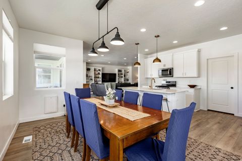 Tiny photo for 712 W BLUE MOUNTAIN DR, Saratoga Springs, UT 84045 (MLS # 2150267)