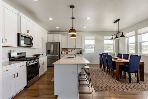 Tiny photo for 712 W BLUE MOUNTAIN DR, Saratoga Springs, UT 84045 (MLS # 2150267)