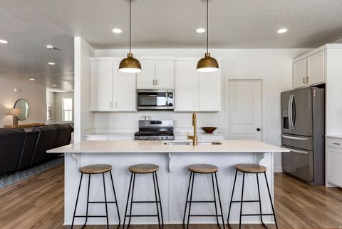 Tiny photo for 712 W BLUE MOUNTAIN DR, Saratoga Springs, UT 84045 (MLS # 2150267)