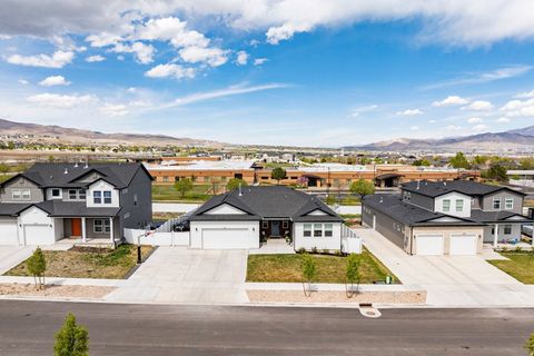 Tiny photo for 712 W BLUE MOUNTAIN DR, Saratoga Springs, UT 84045 (MLS # 2150267)