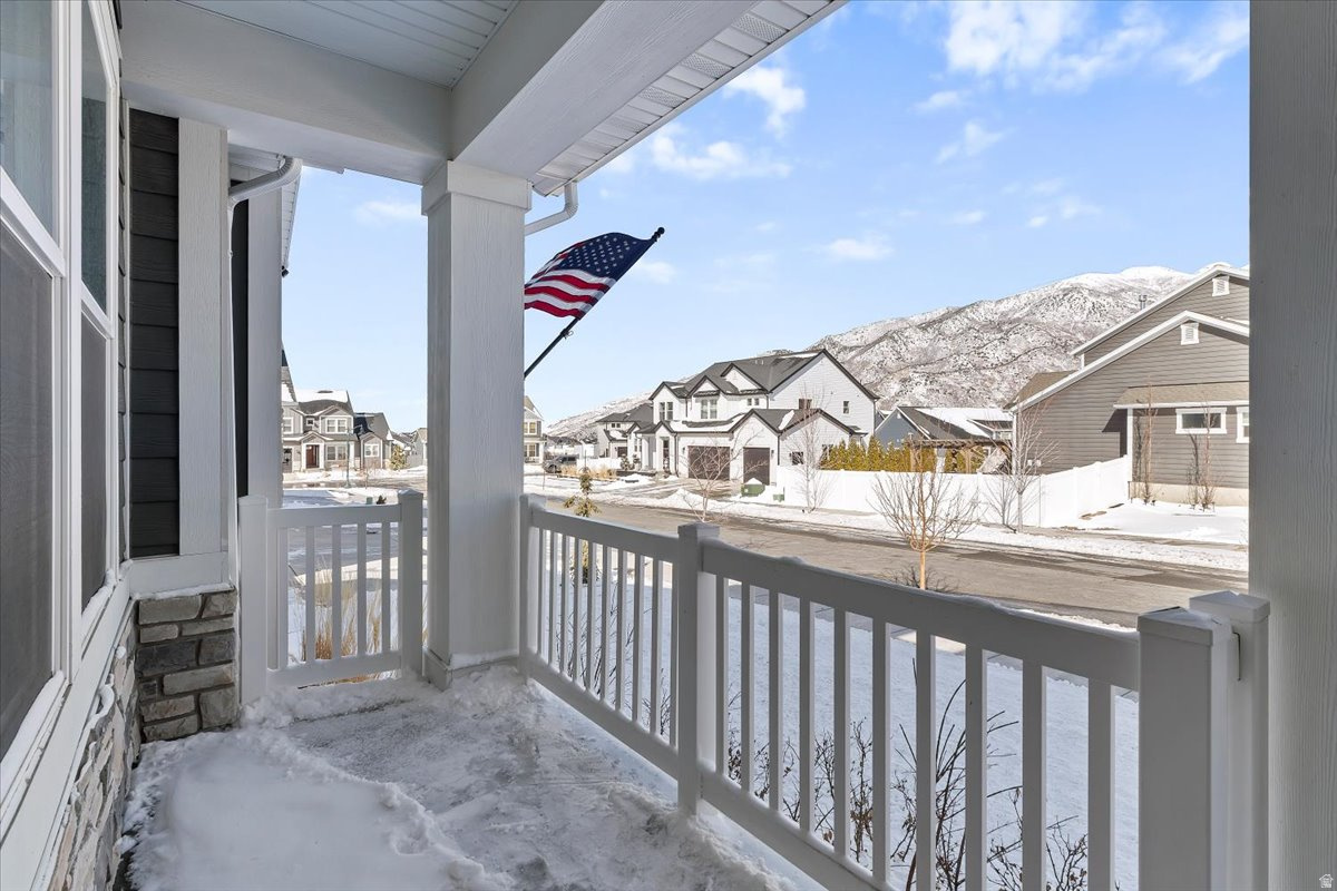 14884 S LONE BIRCH LN