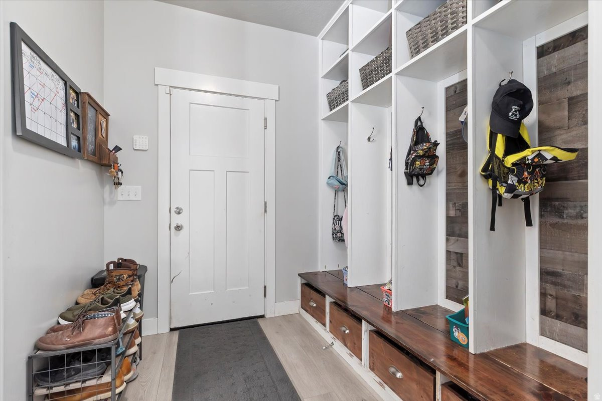 HIDDEN CANYON - Residential