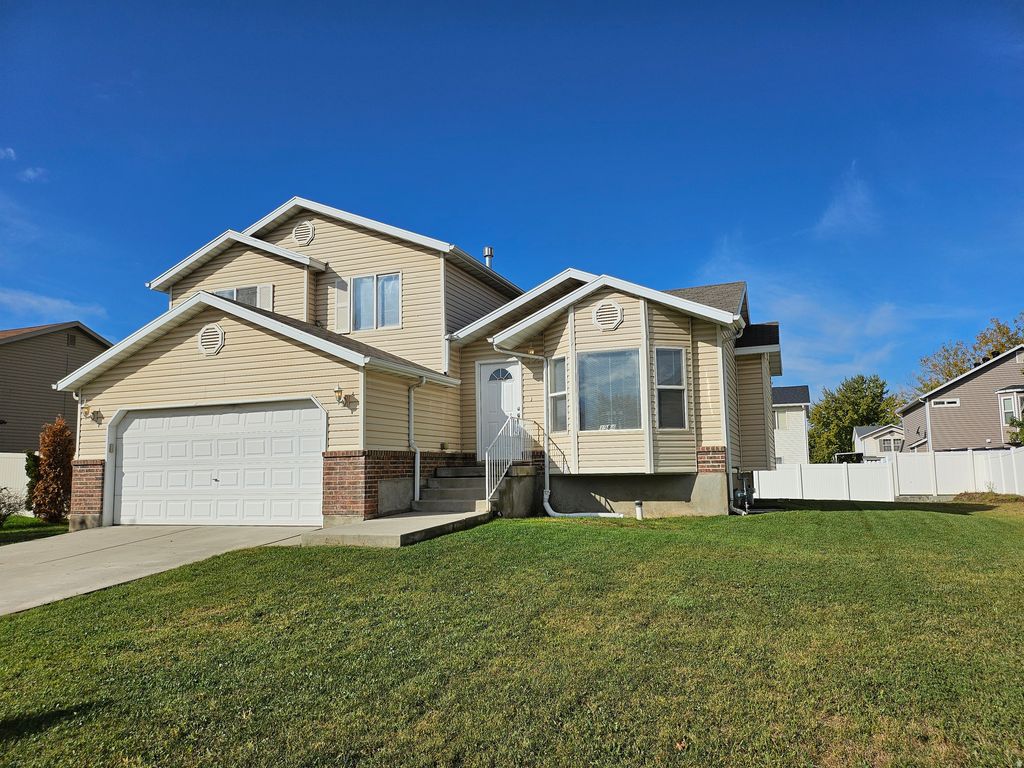 Photo of 1984 S 1500 W, Woods Cross, UT 84087 (MLS # 2143140)