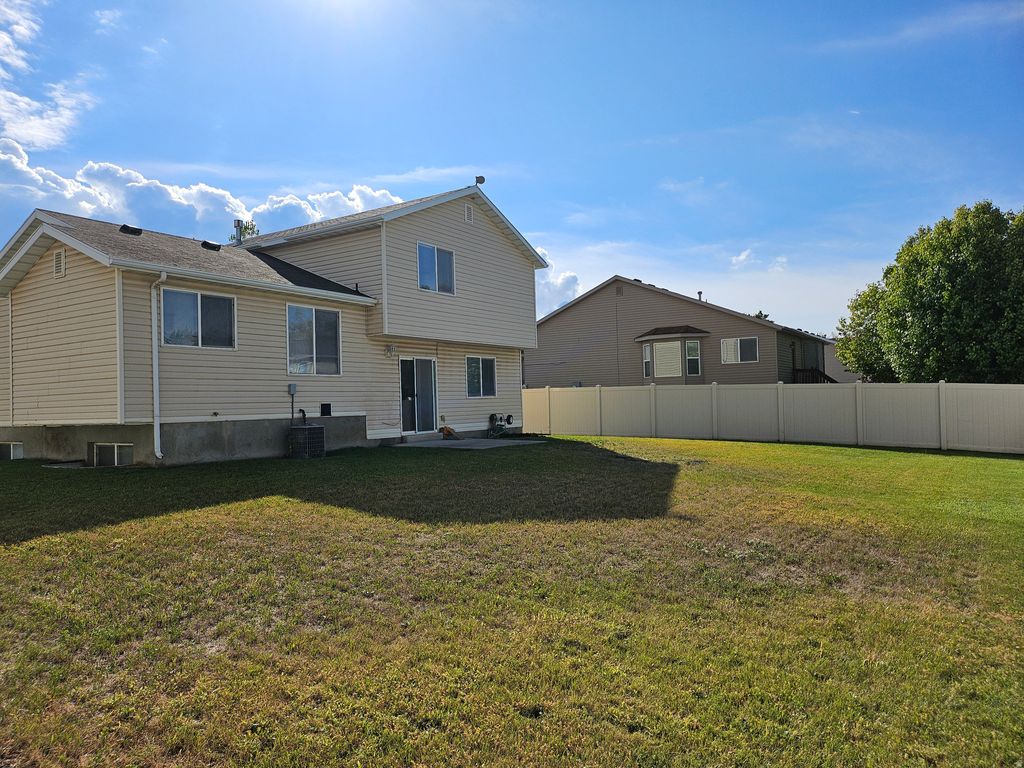 Photo of 1984 S 1500 W, Woods Cross, UT 84087 (MLS # 2143140)
