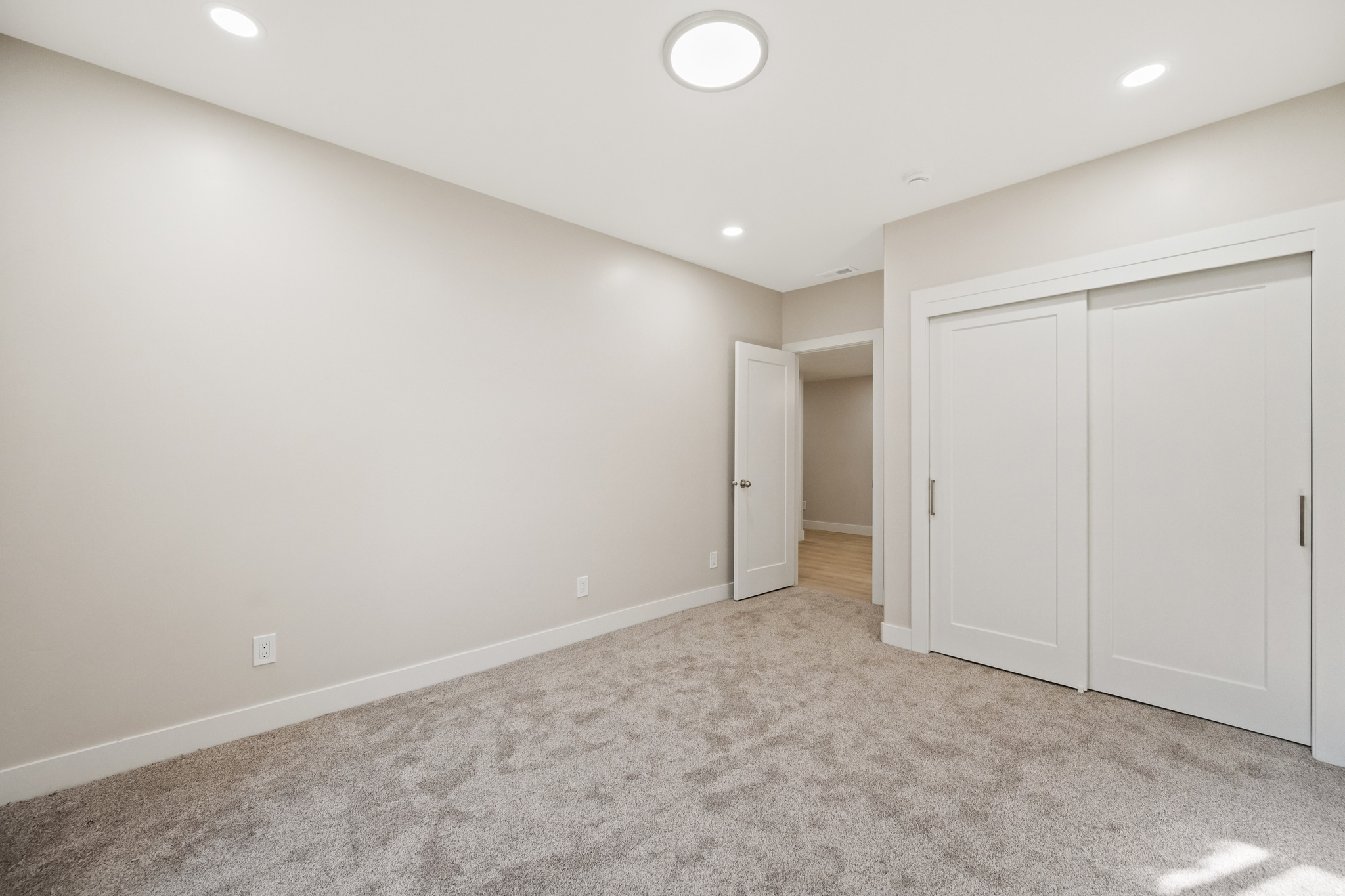 MOUNT AIREY - Residential