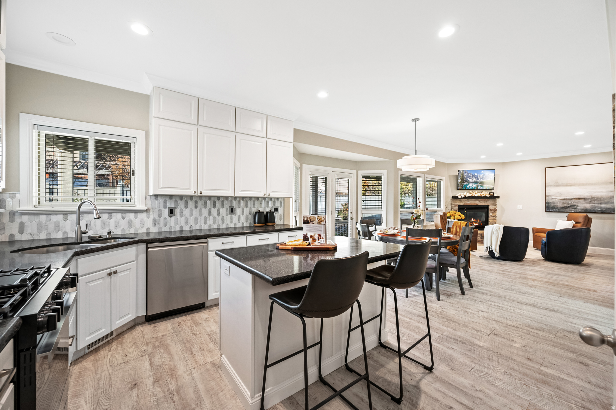 MOUNT AIREY - Residential