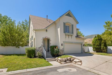 Photo of 3584 S AUTUMN GATE CT, Magna, UT 84044 (MLS # 2129307)