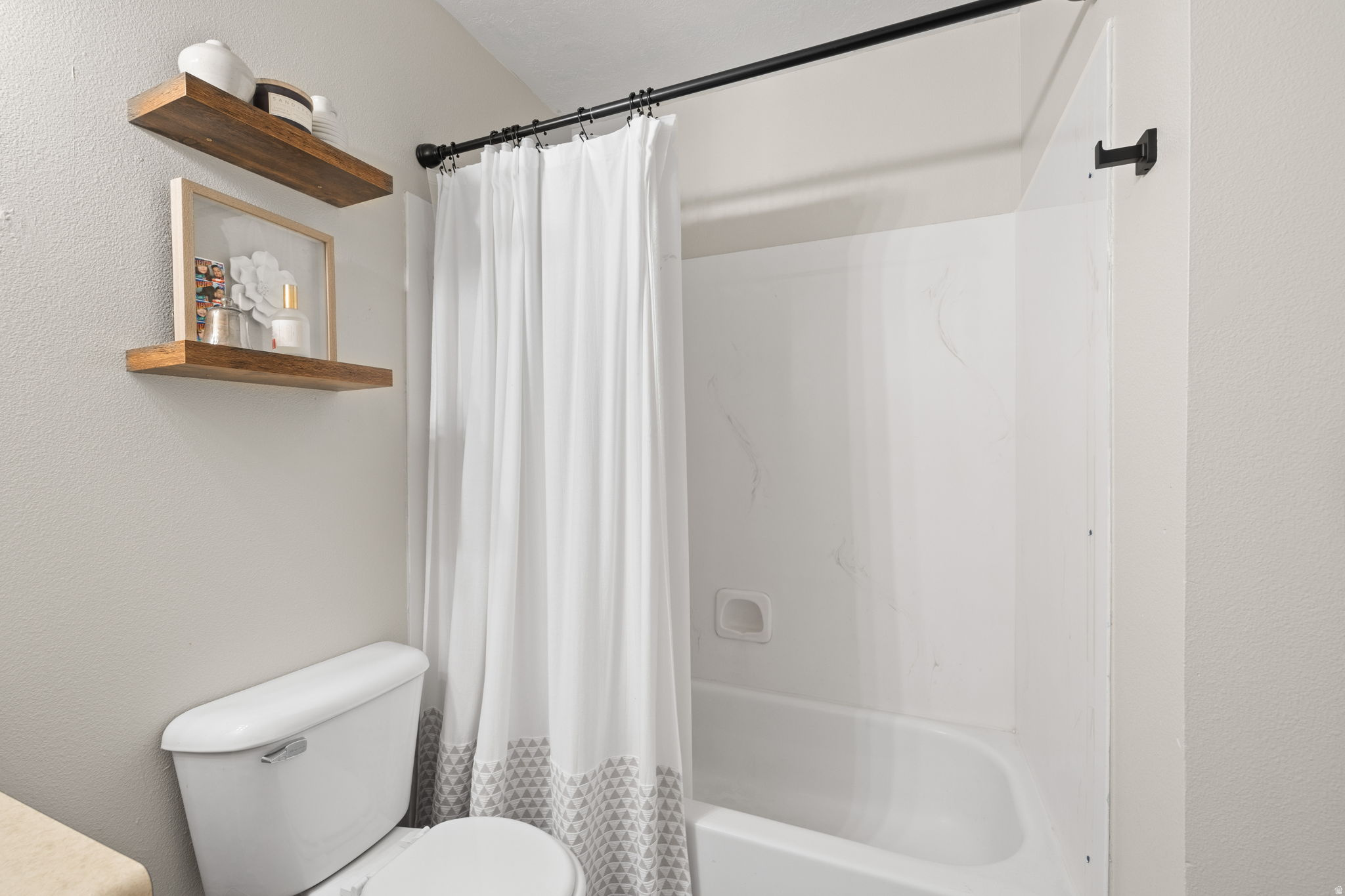 COTTAGES AT ELK RUN - Residential