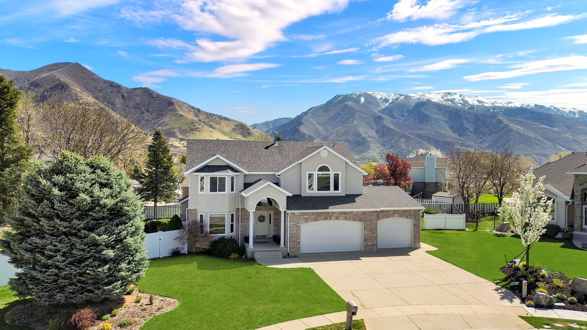 HIGHLANDS BLUFF - Residential